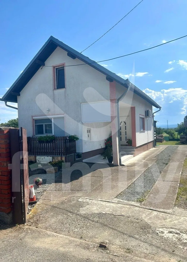 obiteljsko imanje u lađevcu – dvije kuće, podrumi, pomoćni objekti i okućnice - slika 21