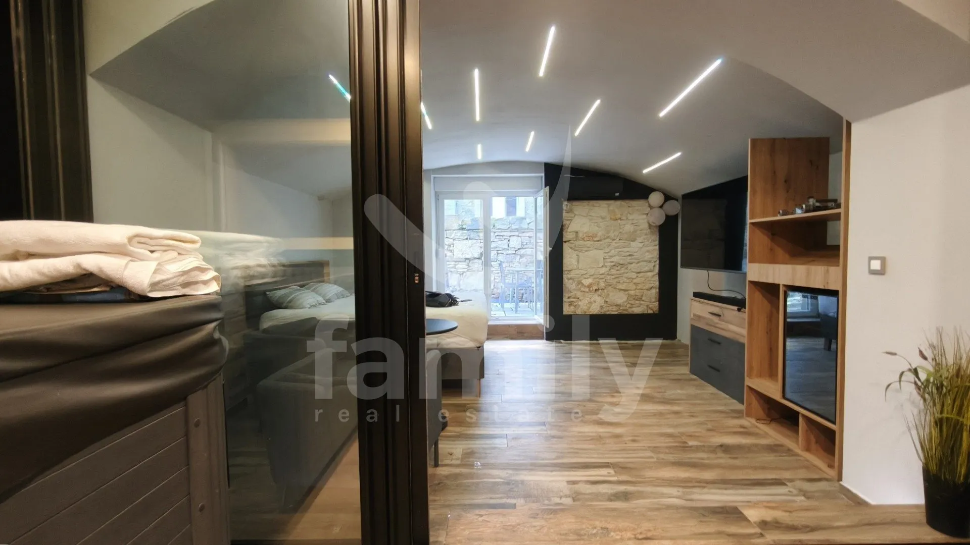 ekskluzivna prodaja atraktivnog apartmana na top lokaciji - slika 8
