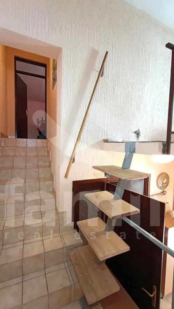 renovirana kuća u prigradskom naselju pule - slika 14