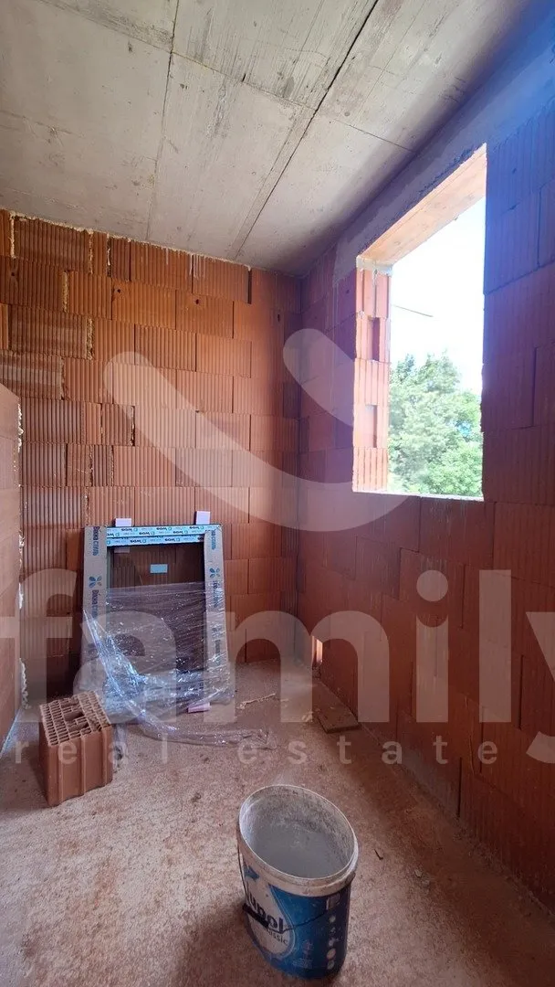 atraktivna kuća na mirnoj lokaciji u brtonigli - slika 18