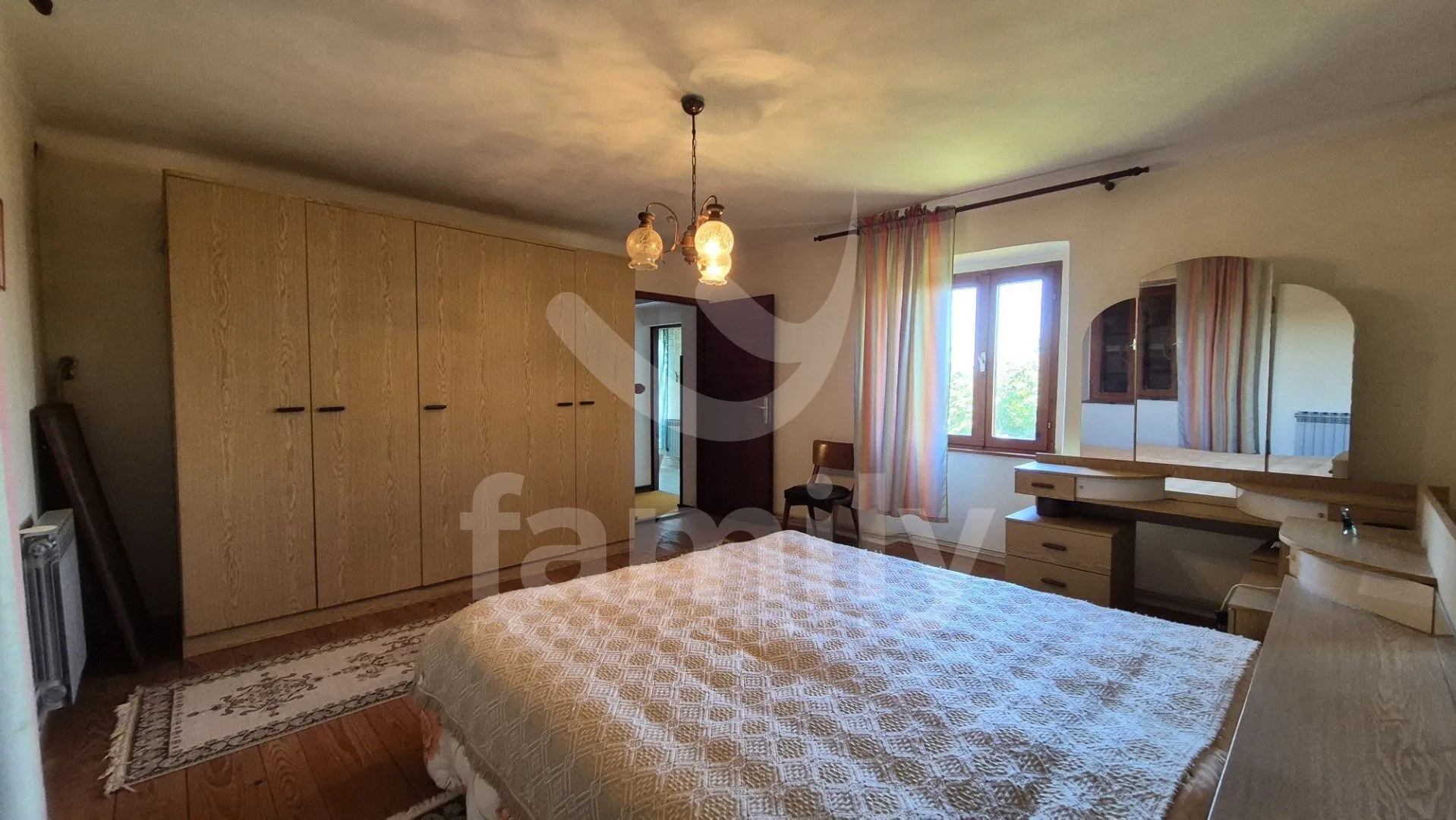 prodaja šarmantne kuće za renovaciju u mirnom naselju - slika 10