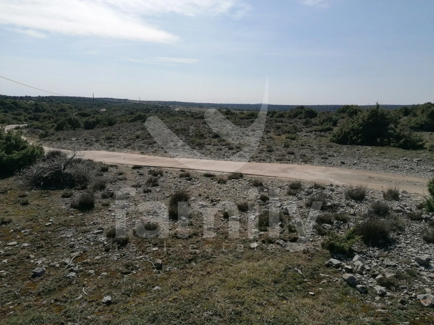 Prostrana Poljoprivredna Parcela Na Mirnoj Lokaciji - Mali Lošinj