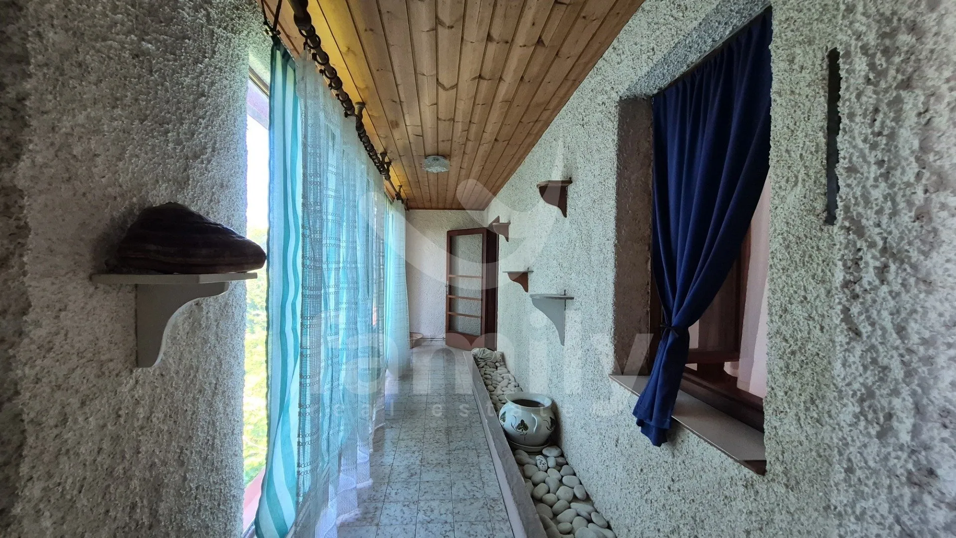 prodaja šarmantne kuće za renovaciju u mirnom naselju - slika 11