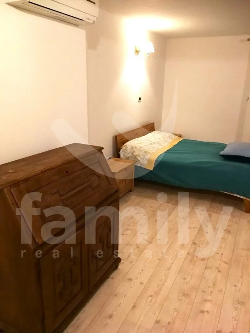 visokokvalitetna kamena vila sa bazenom i garažom - slika 18