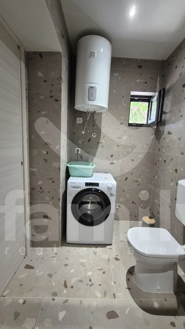ekskluzivno višestambena kuća sa velikom okućnicom i pogledom na more - slika 9