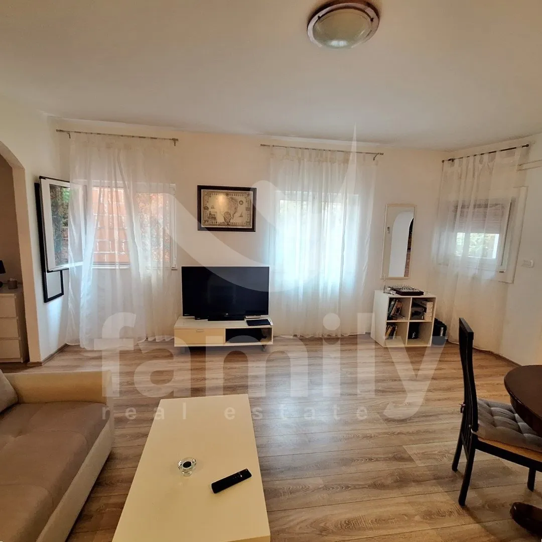 dva stana sa okućnicom u centru rovinja na 50 m od mora - slika 3