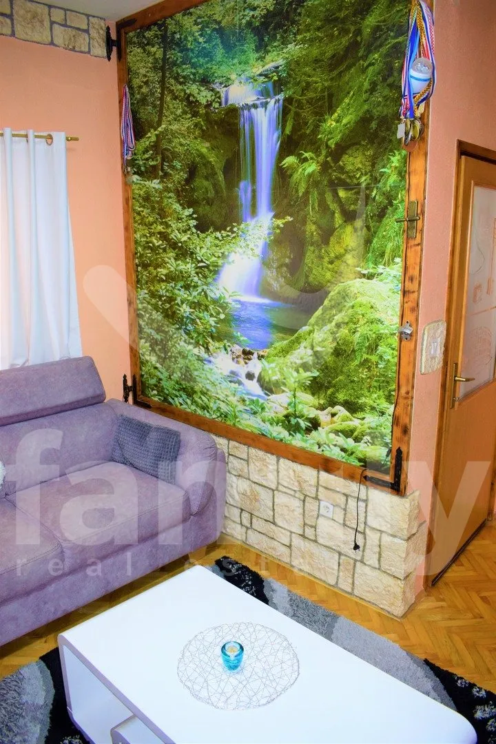 veoma rentabilna kuća sa bazenom - slika 8