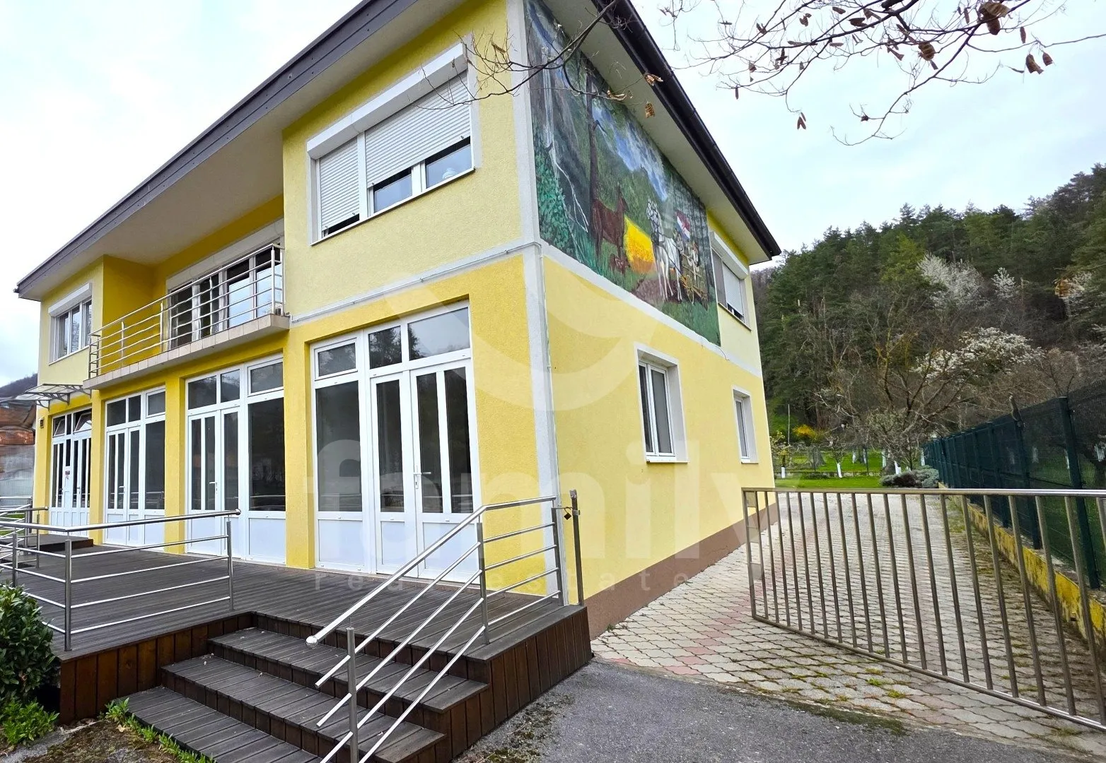 kuća na top lokaciji u velikoj sa velikim potencijalom - slika 2