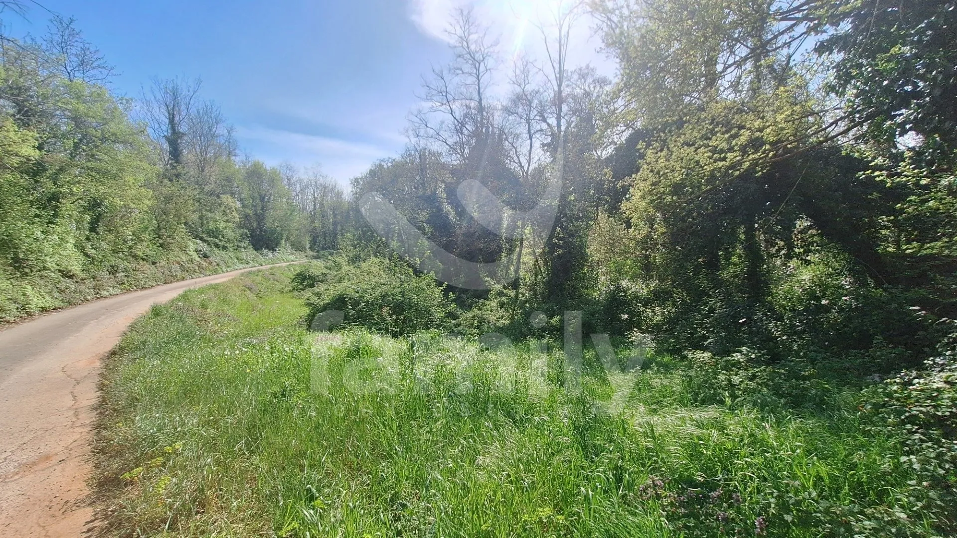 prodaja atraktivnog građevinskog zemljišta sa izrađenim projektom - slika 8