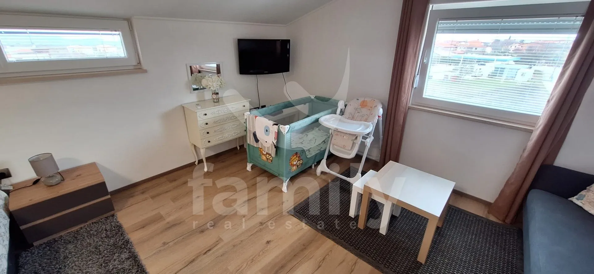 apartmanska kuća sa 4 stana i pogledom na more - slika 7