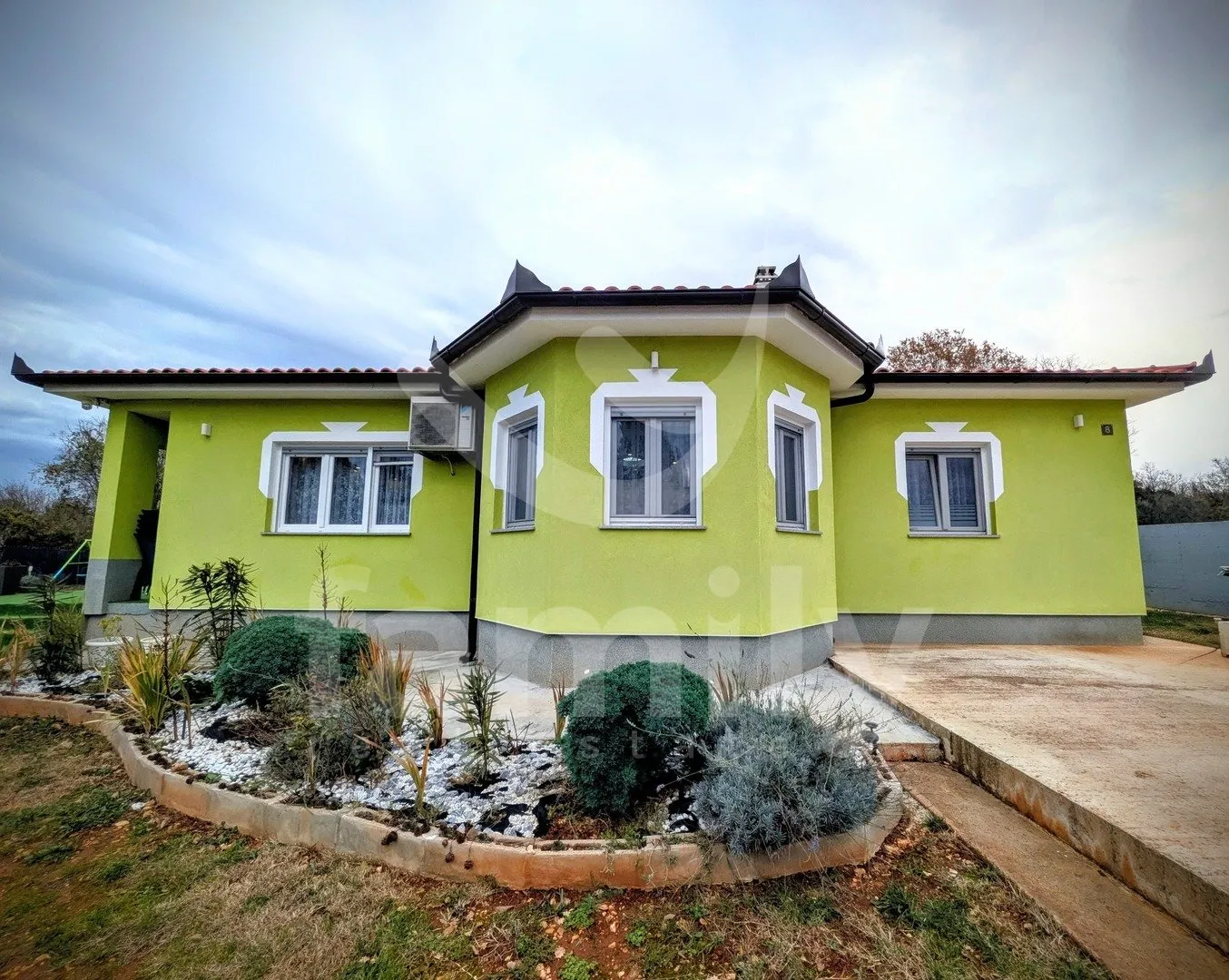 Iznimno Atraktivna I Luksuzno Uređena Kuća Na Mirnoj Lokaciji - Galižana, Vodnjan
