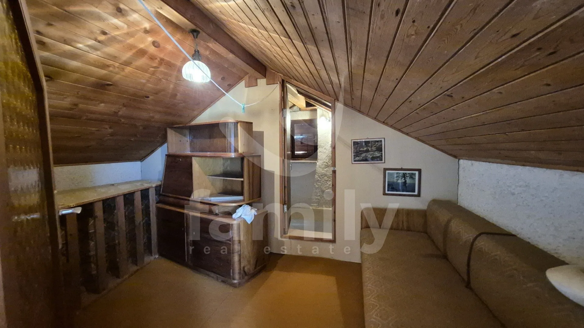 prodaja šarmantne kuće za renovaciju u mirnom naselju - slika 15