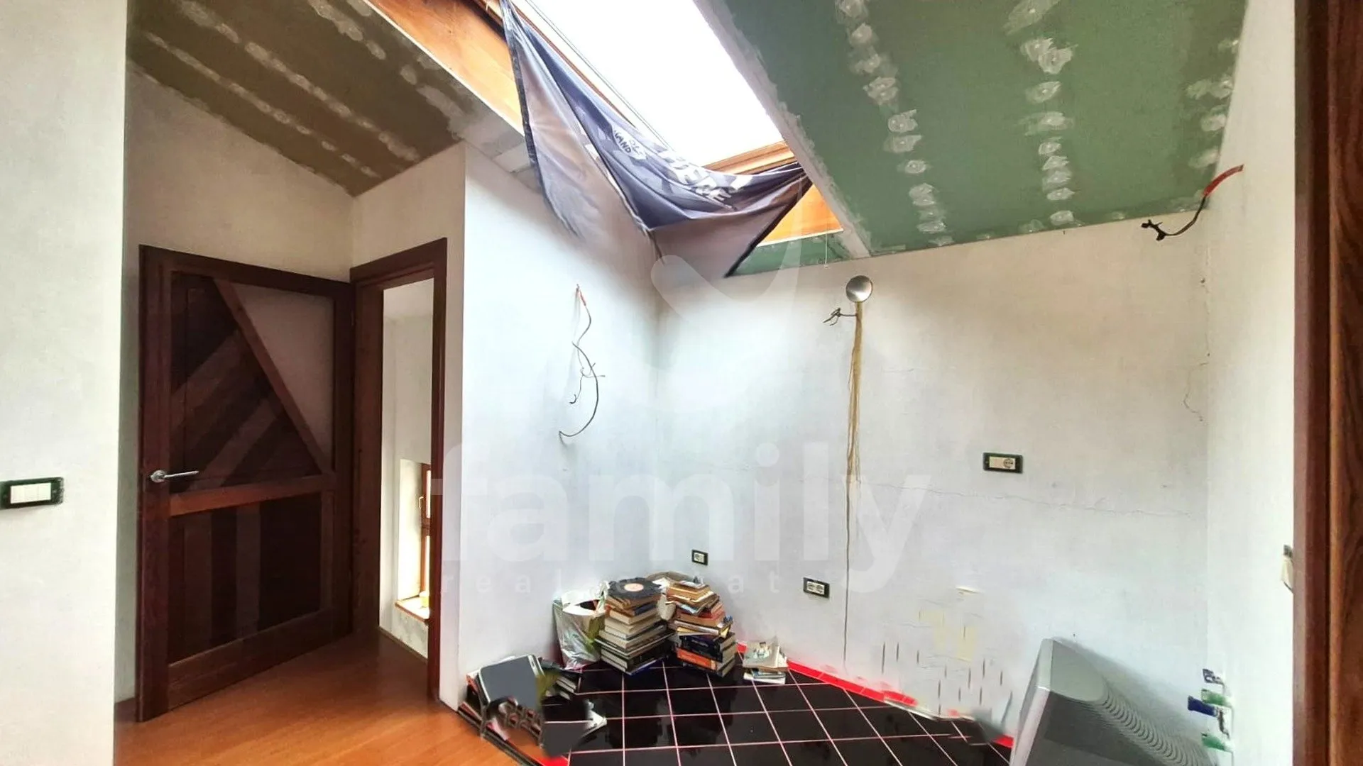 prodaja stana s potencijalom za uređenje u blizini mora - slika 24
