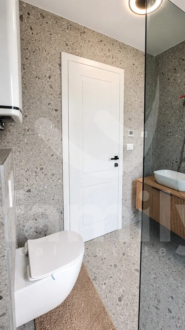 prodaja kvalitetan dvosoban stan u blizini plaže banjole - slika 14