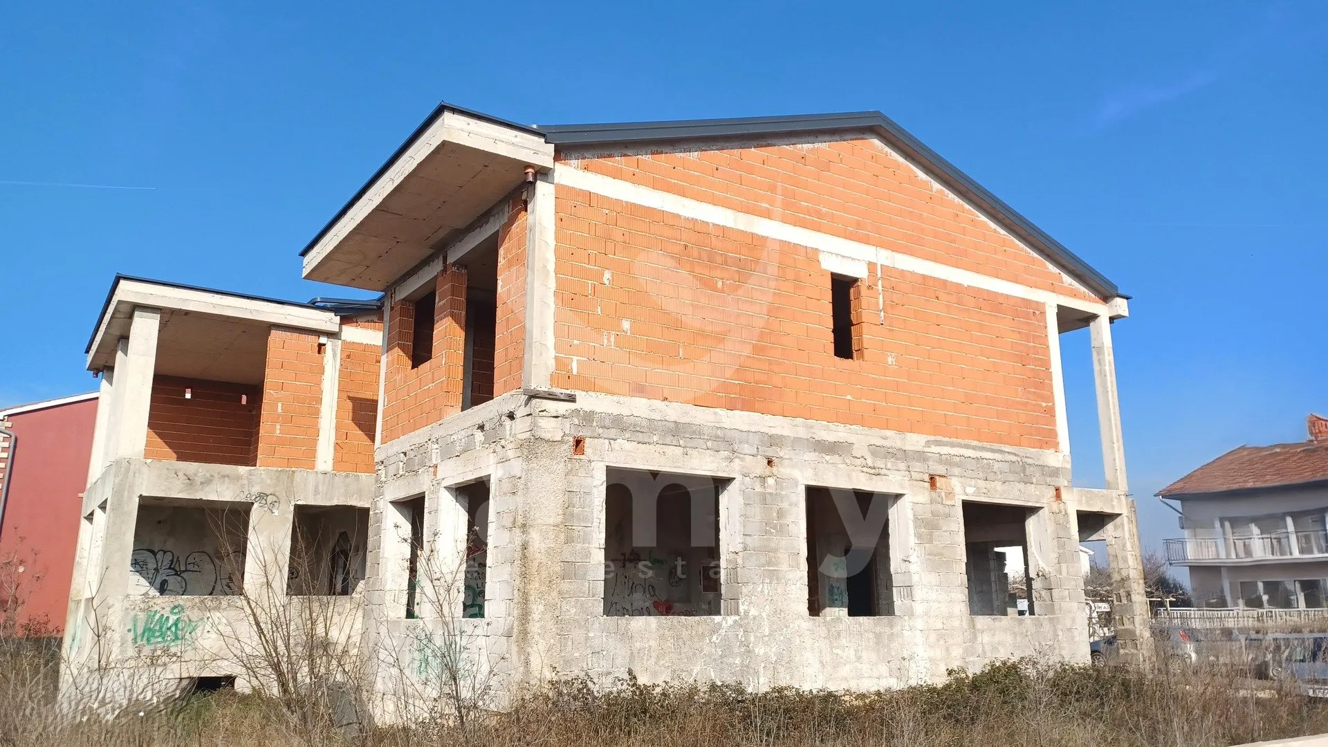 prodaja stambeno-poslovne zgrade na atraktivnoj lokaciji blizu mora - slika 5