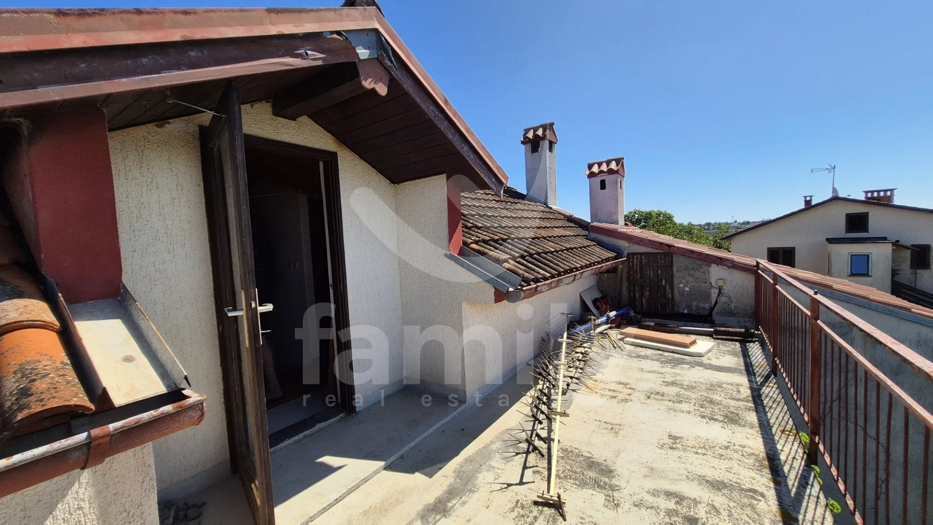 prodaja šarmantne kuće za renovaciju u mirnom naselju - slika 6