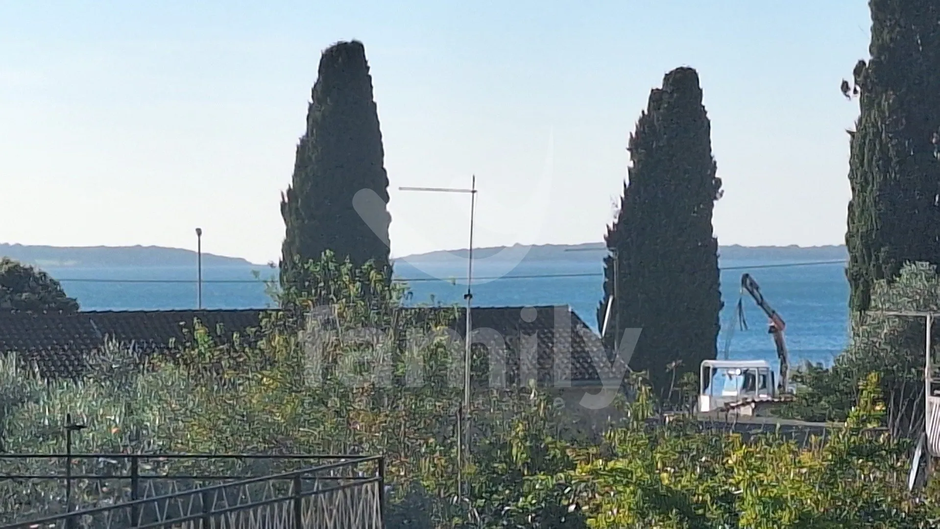 samostojeća prizemnica sa pogledom na more u blizini plaže - slika 19