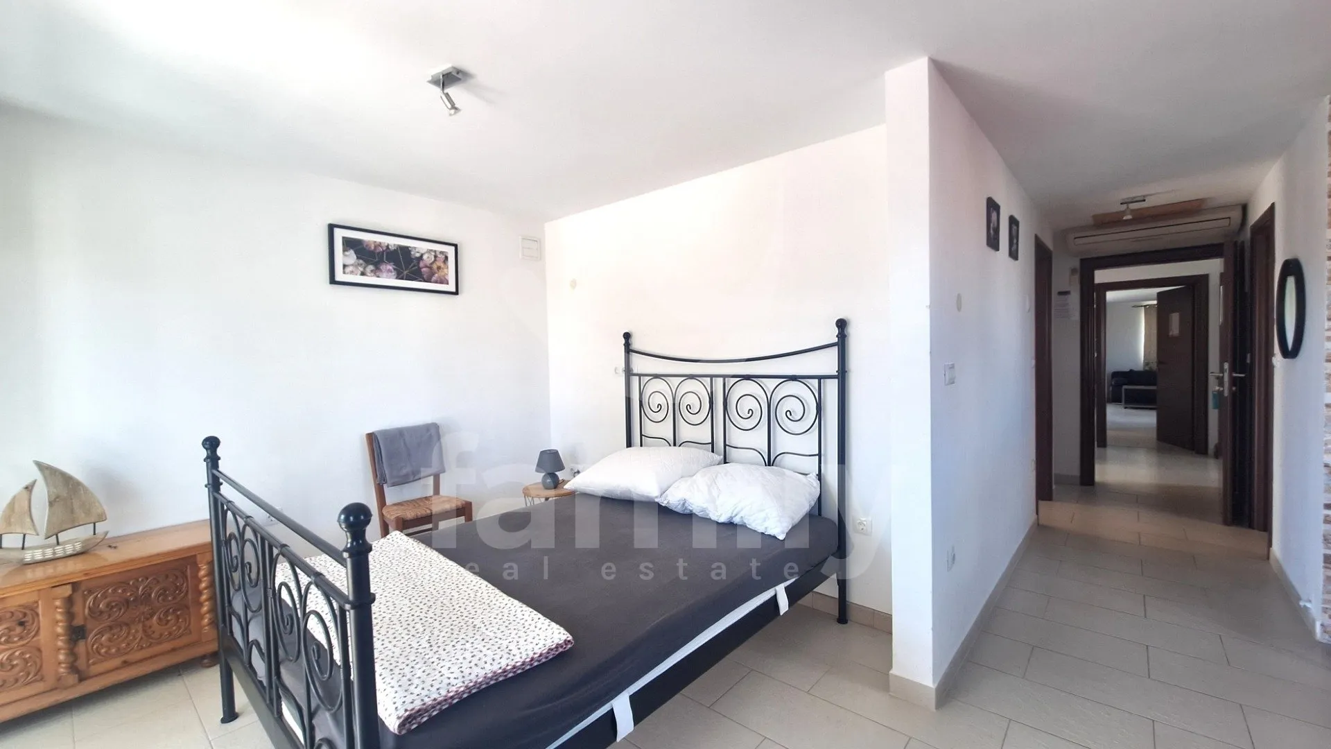 apartmanska kuća sa bazenom blizu mora - slika 18