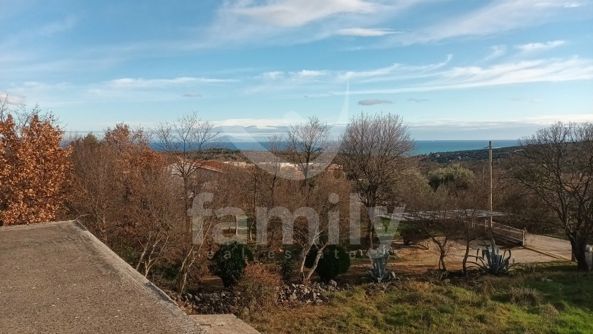 rohbau vila, veliko zemljište, pogled more - slika 8