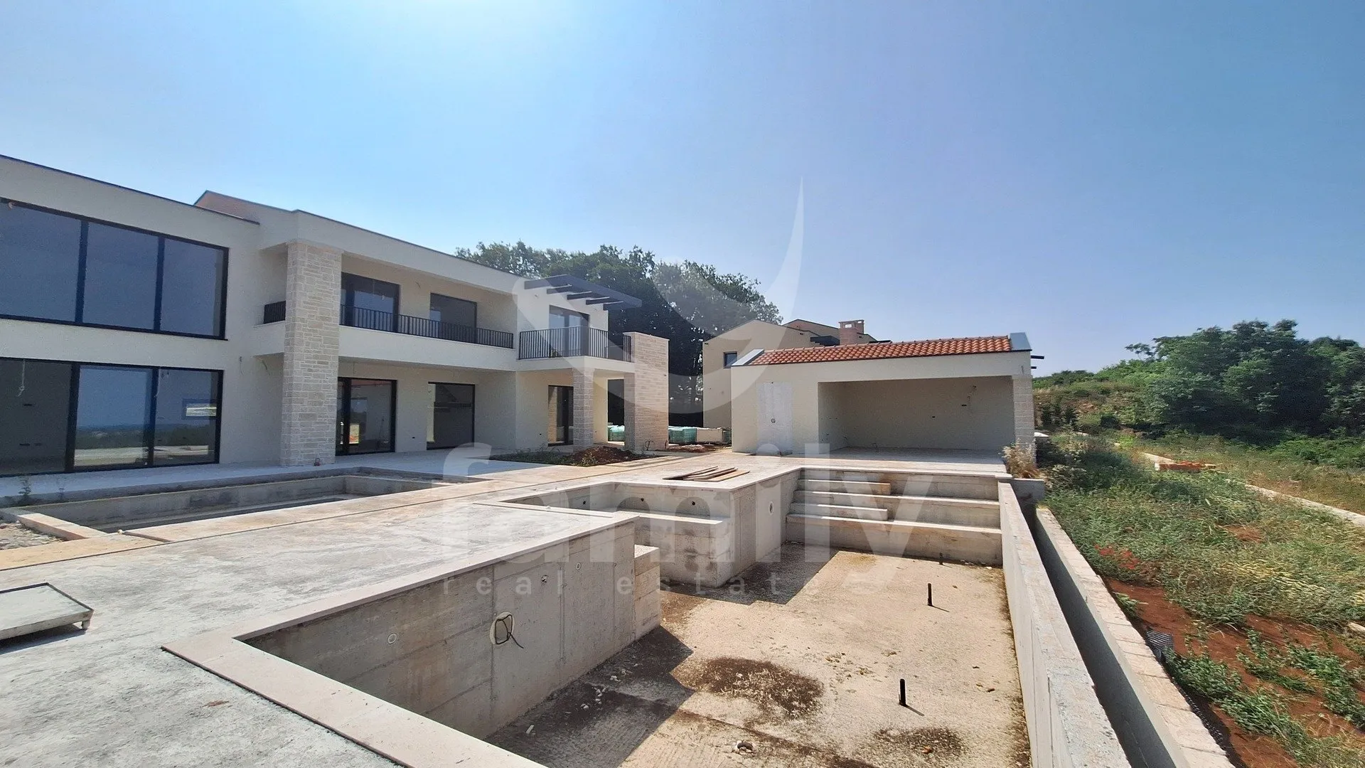 atraktivna villa sa spertakularnim pogledom - slika 16