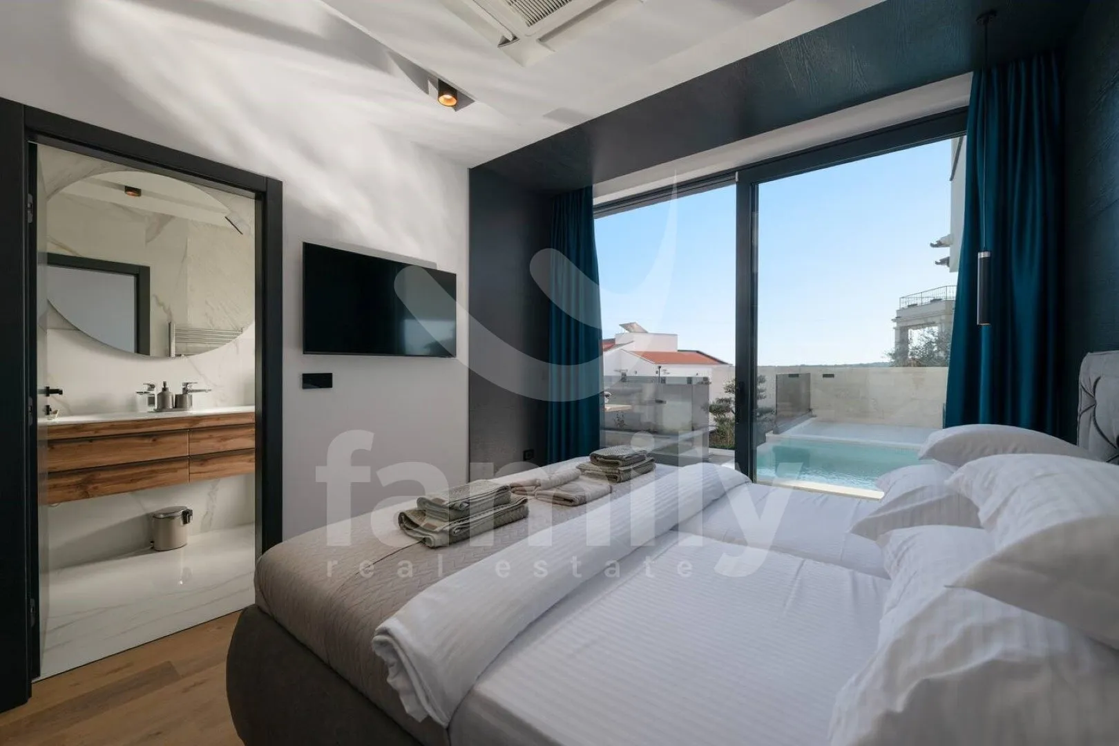 prestižna villa sa panoramskim pogledom na more - slika 12