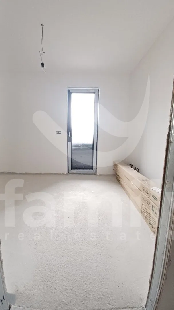 novi luksuzni penthouse na top lokaciji - slika 7