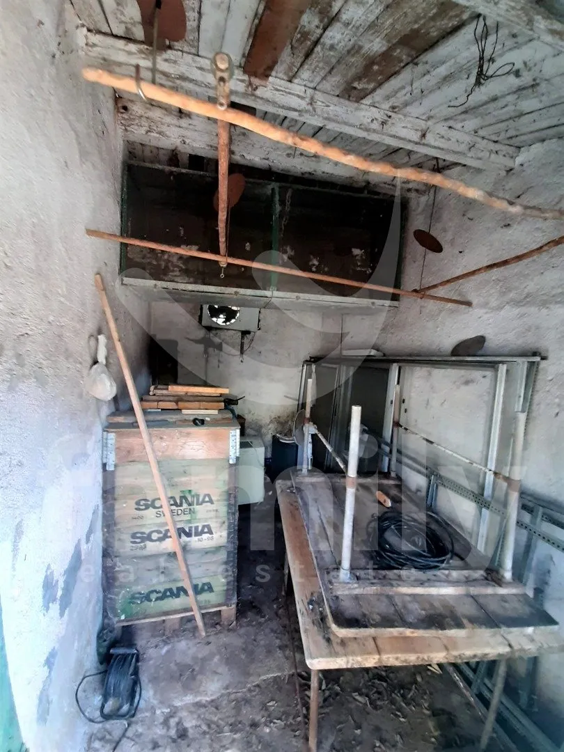 starina na prostranom građevinskom zemljištu - slika 10