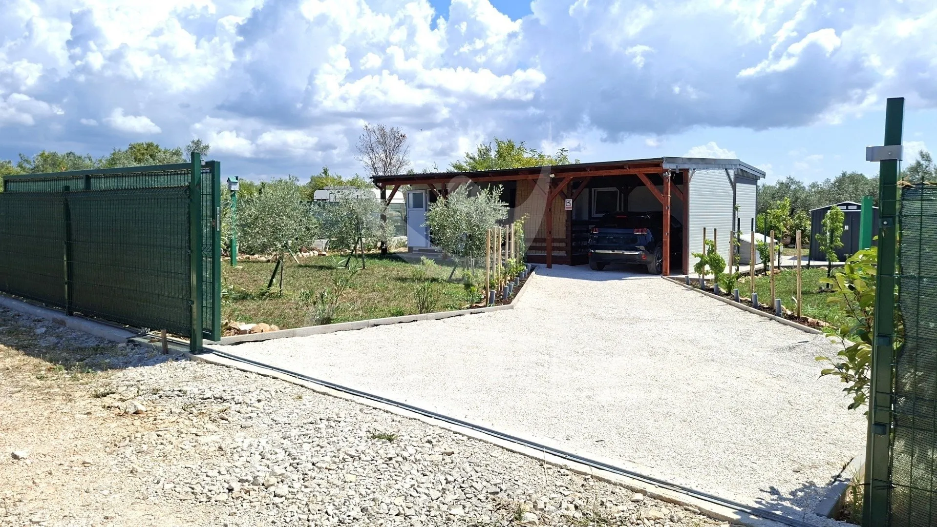 u prodaji poljoprivredno zemljište sa objektom i bušotinom za vodu - slika 3