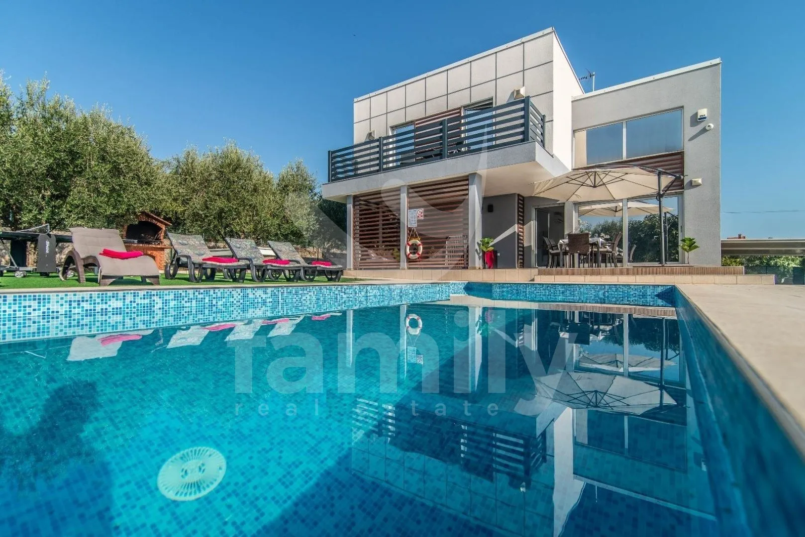 moderna vila na top lokaciji sa pogledom na brijunsko otočje - slika 8
