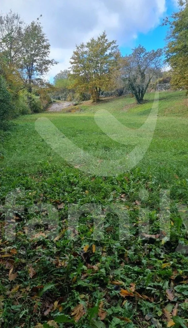 prostrano građevinsko zemljište sa projektom na mirnoj lokaciji - slika 14