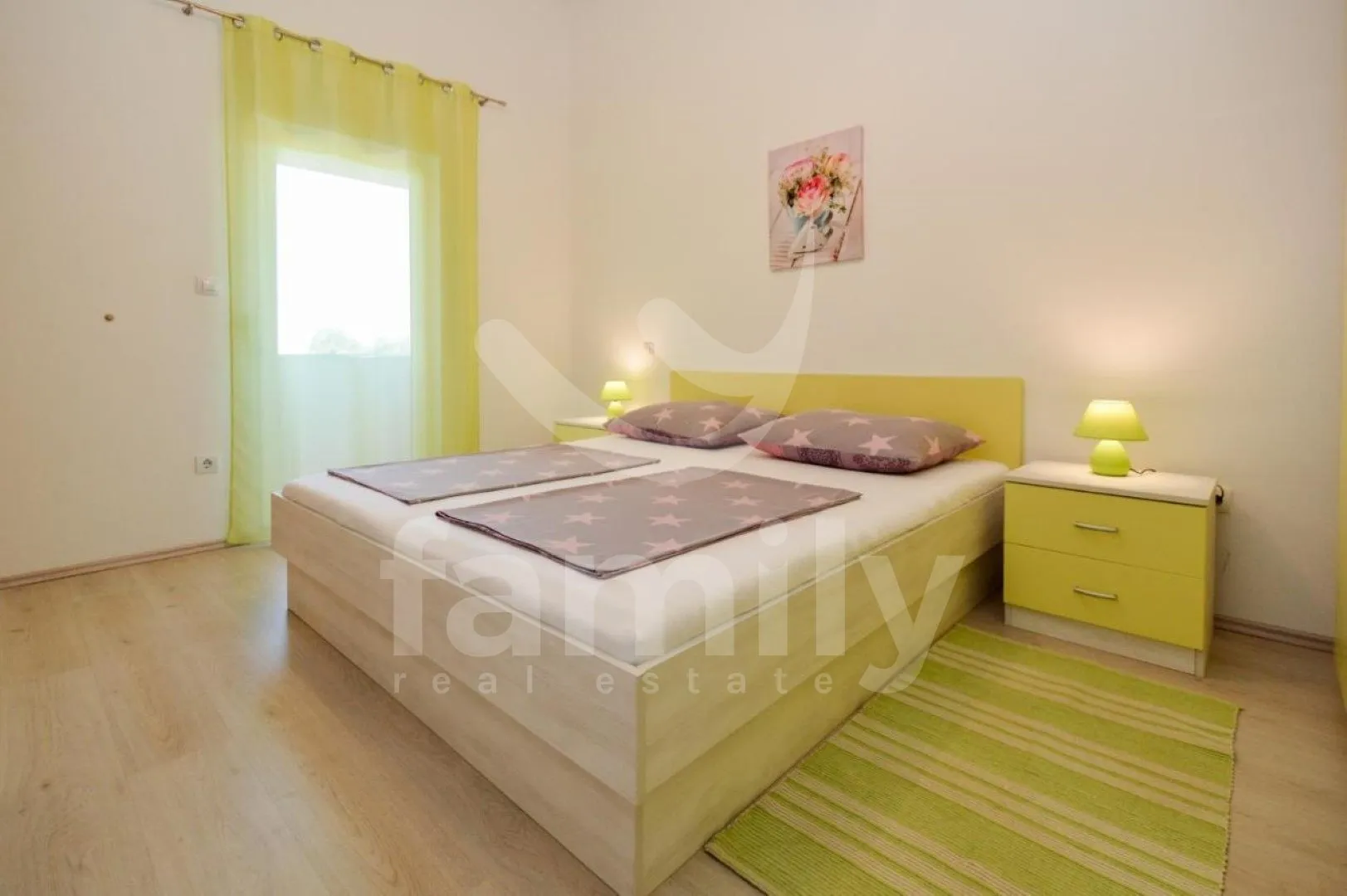 prostrana samostojeća kuća sa 5 apartmana i pogledom na more - slika 14