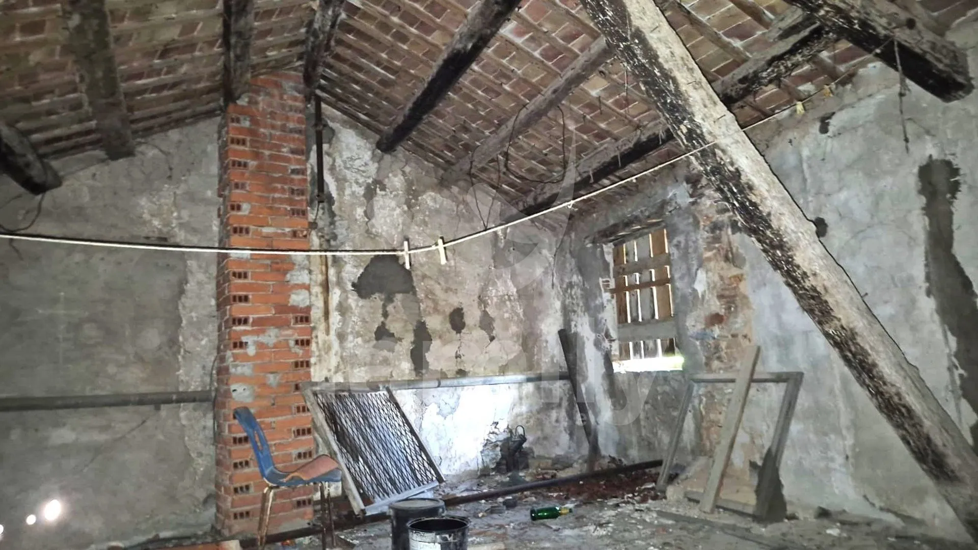 prodaja kuće za adaptaciju na lijepoj lokaciji - slika 17