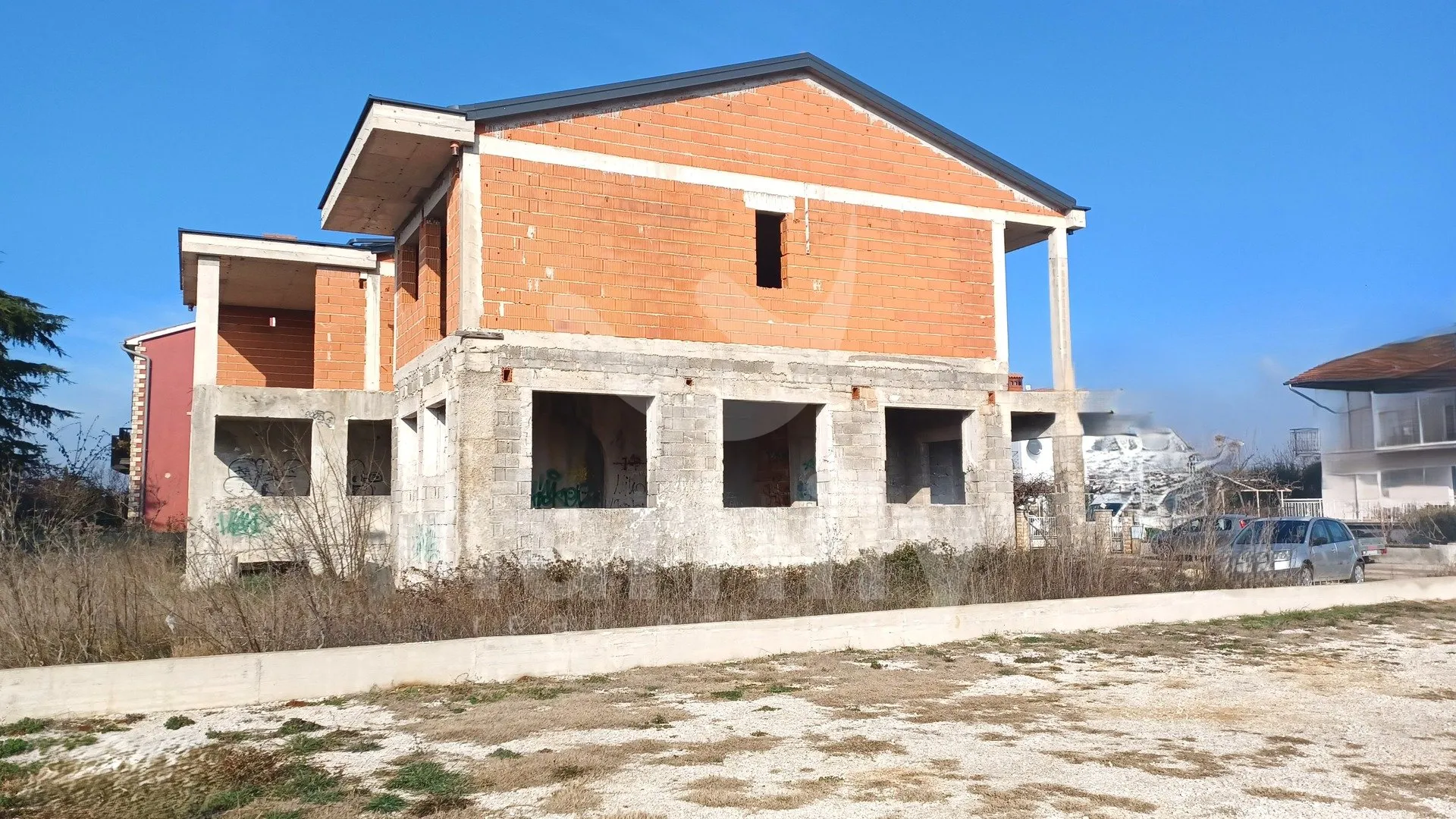 Prodaja Stambeno-Poslovne Zgrade Na Atraktivnoj Lokaciji Blizu Mora - Fažana