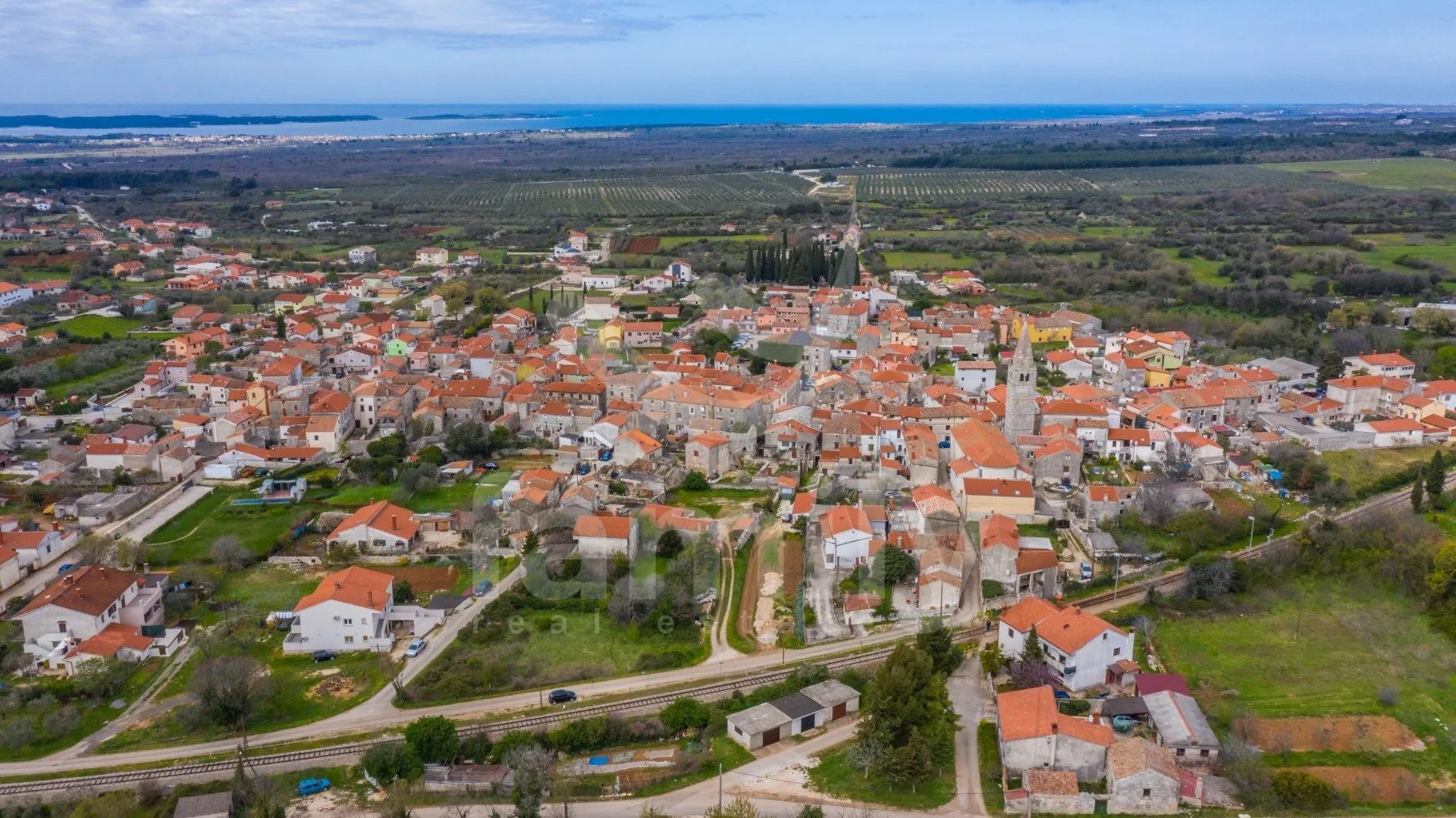 zemljište pozamašne površine 35 500 m2 za investiciju turističke namjene - slika 2