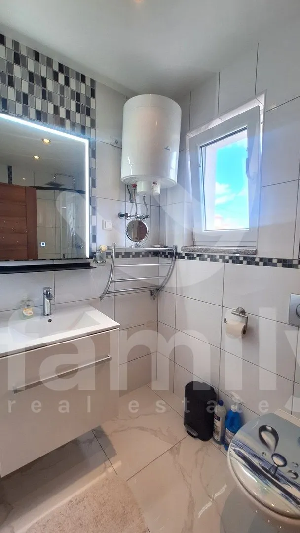 apartmanska kuća sa bazenom blizu mora - slika 6