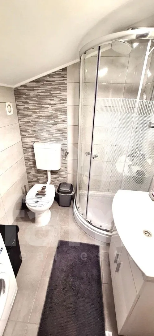 apartmanska kuća sa 4 stana i pogledom na more - slika 11