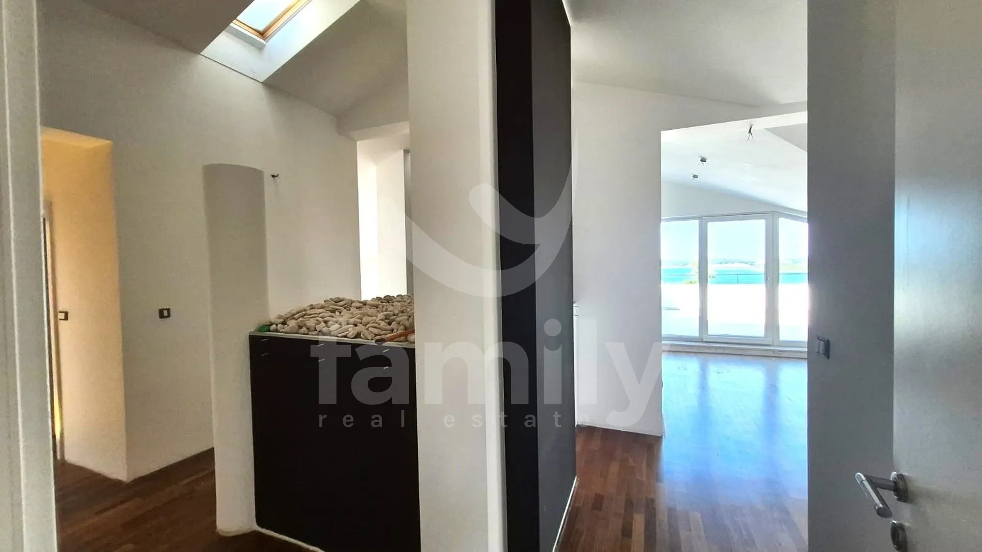 penthouse uz more s bazenom i panoramskim pogledom - slika 7