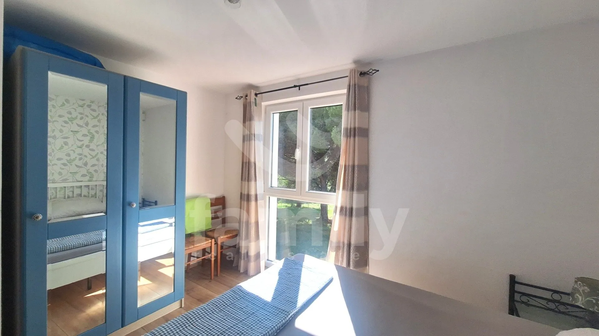 apartmanska kuća sa bazenom blizu mora - slika 26