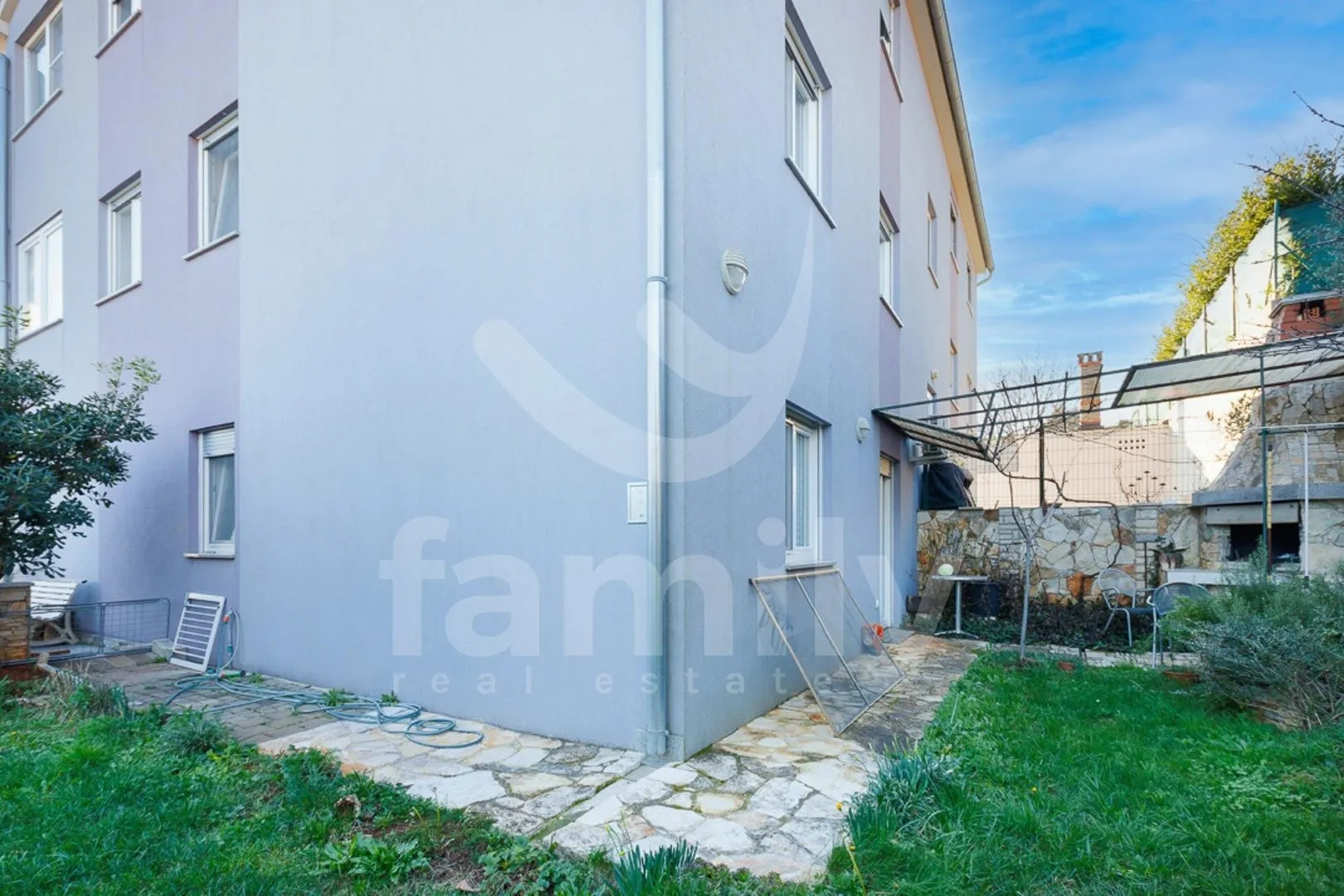 prodaja obiteljski stan s apartmanom i vrtom pula veli vrh - slika 16