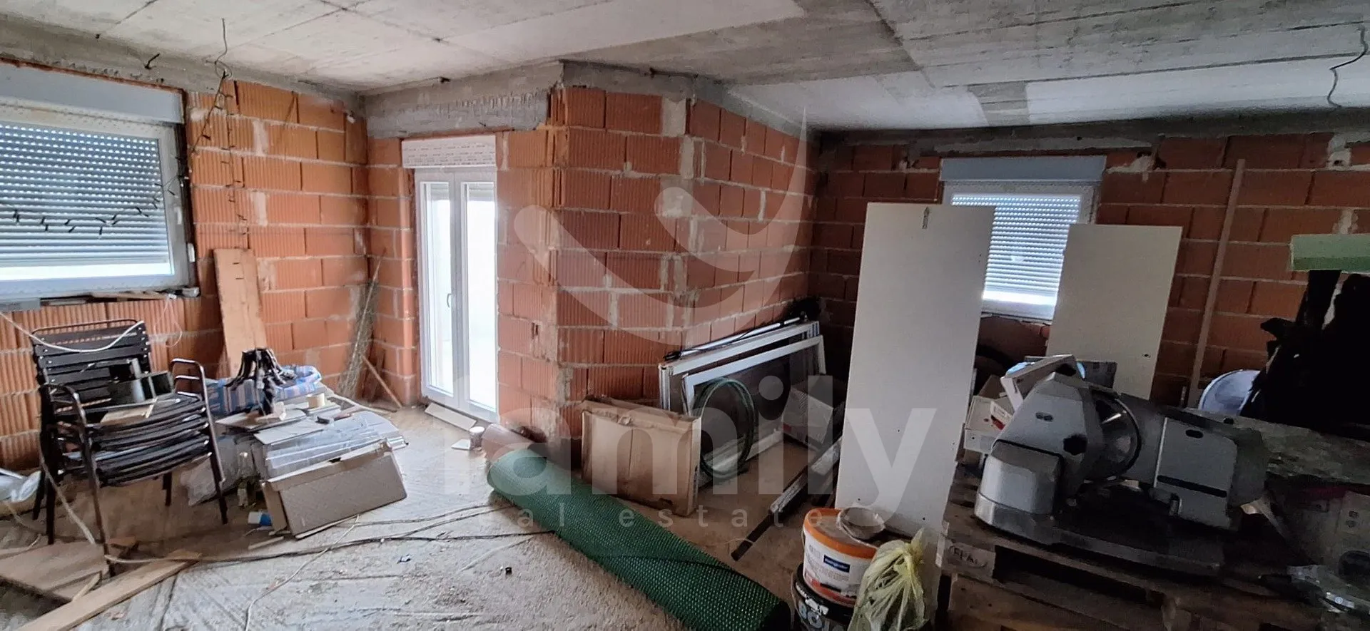 apartmanska kuća sa 4 stana i pogledom na more - slika 25