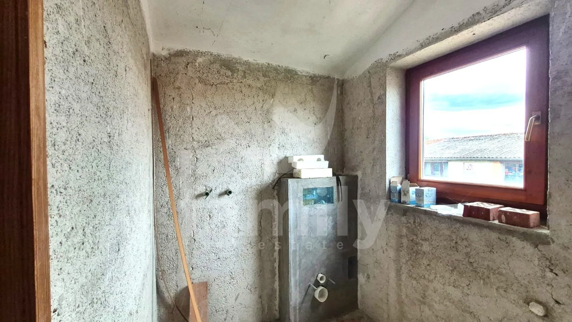 prodaja stana s potencijalom za uređenje u blizini mora - slika 25