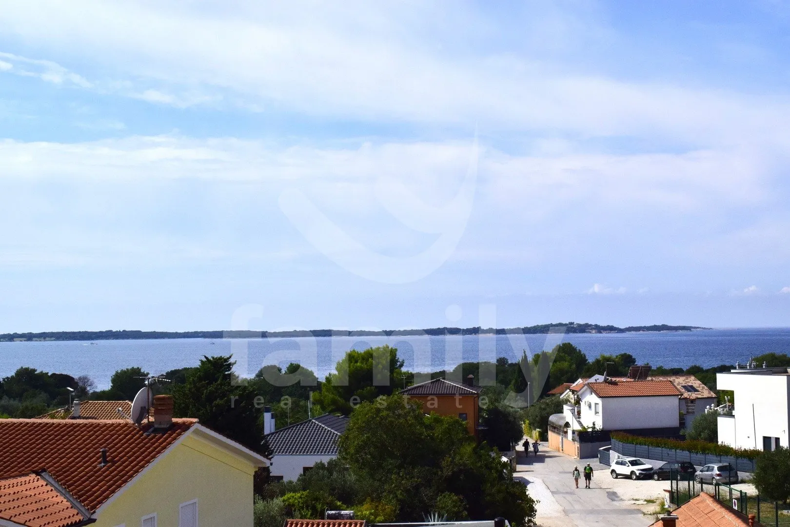 EKSKLUZIVNO UNIKATNO GRAĐEVINSKO ZEMLJIŠTE SA POGLEDOM NA MORE NA SAMO 250 m DO PLAŽE - Peroj, Vodnjan