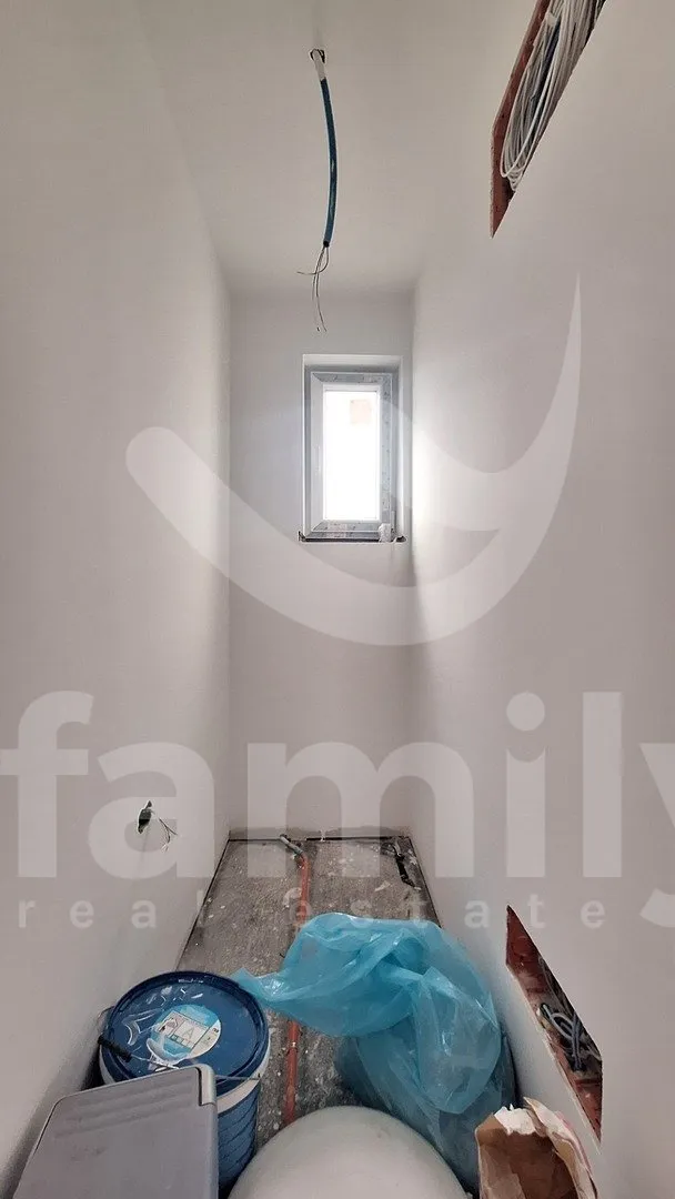 moderna kuća u mirnom i novom naselju u puli - slika 8