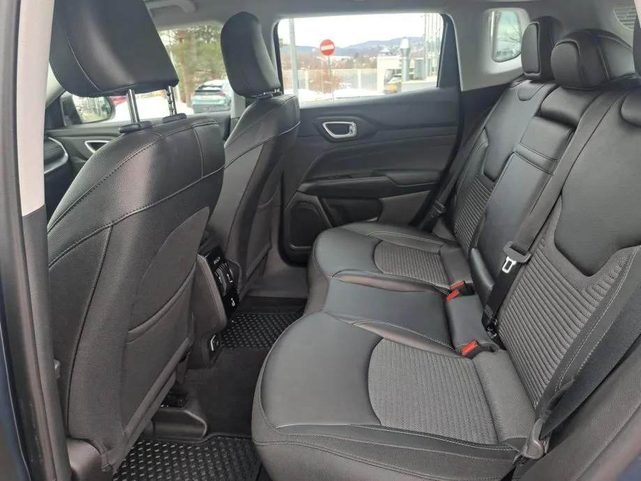 jeep compass 1.5 e-hybrid 130 dct fwd altitude - slika 15