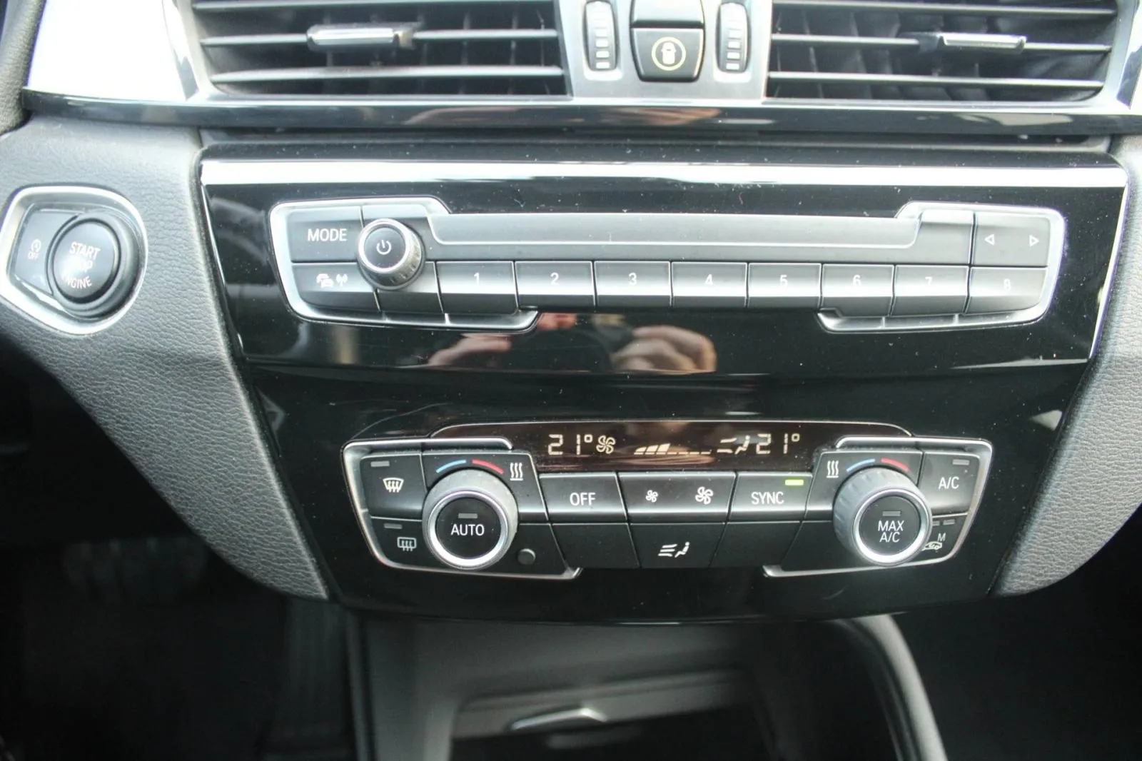 bmw x1 20d xdrive automatik *led, navigacija* - slika 21