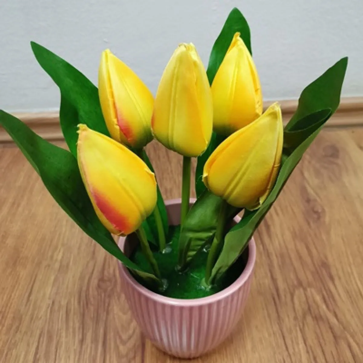 umjetni tulipani u tegli - slika 5