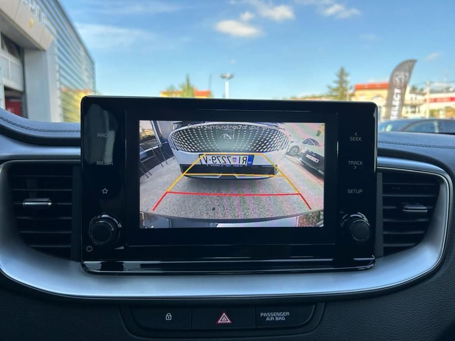 kia ceed 1.6 crdi - 2021 - 39.000km - 1. vlasnik - reg 1 god ! - slika 16