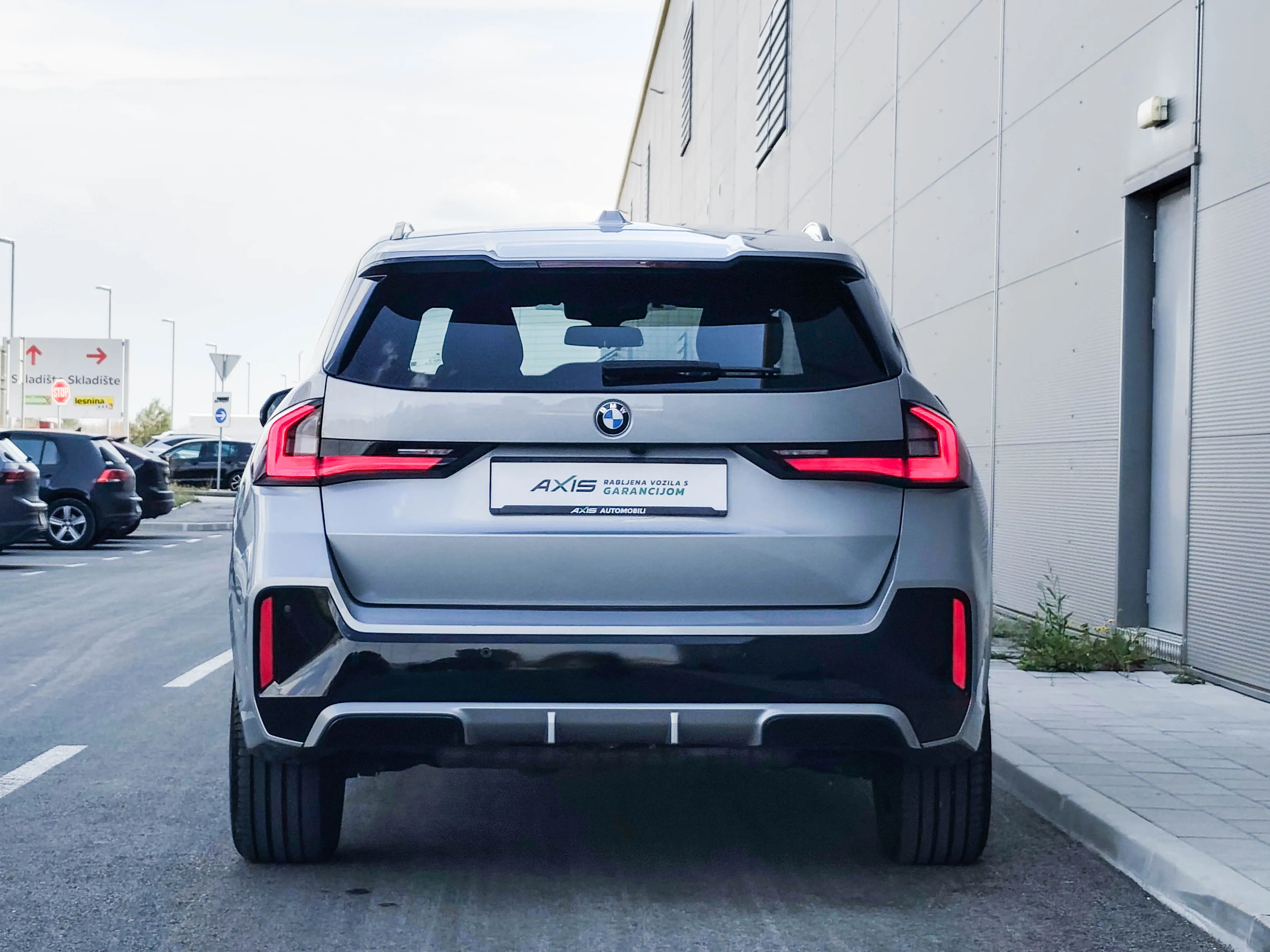 bmw x1 xdrive23i m paket |head up |kuka |18''alu |driving assist pro - slika 9