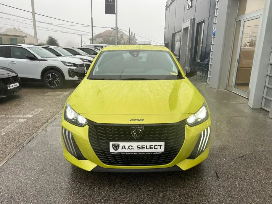 peugeot 208 style 100 - 2025 - 19.000 km - jamstvo - gratis reg. - slika 2