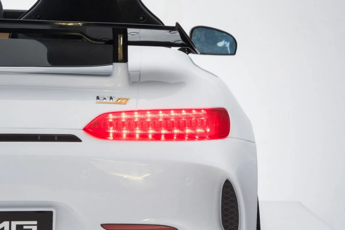 licencirani auto na akumultor mercedes benz gt r 4 x 4 – bijeli - slika 13